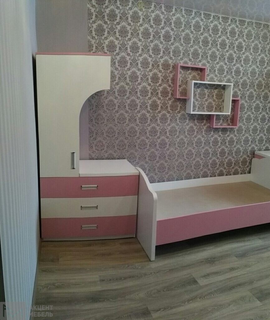 Мебель для девочки (шкаф)